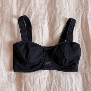 SET Active Sports Bra Size Medium 🖤